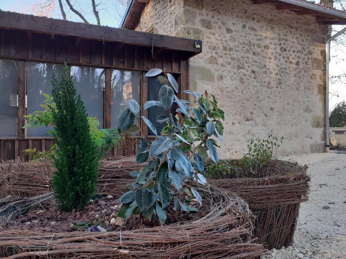 Le Gite De La Cabane De L'Oiseau Couze-et-Saint-Front Extérieur photo