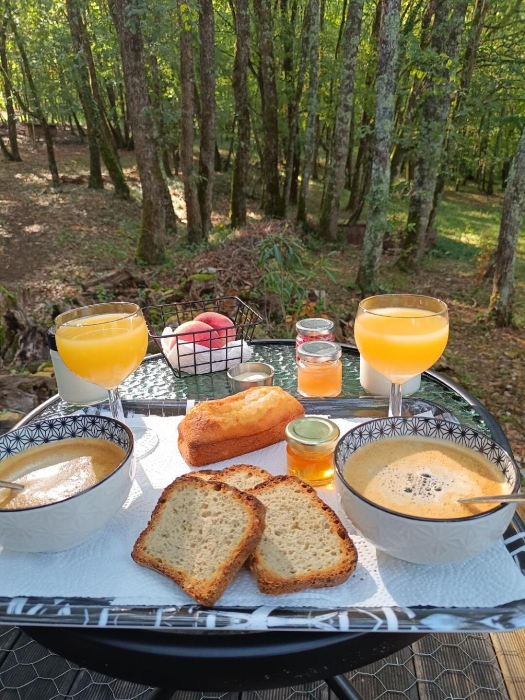 Le Gite De La Cabane De L'Oiseau Couze-et-Saint-Front Extérieur photo