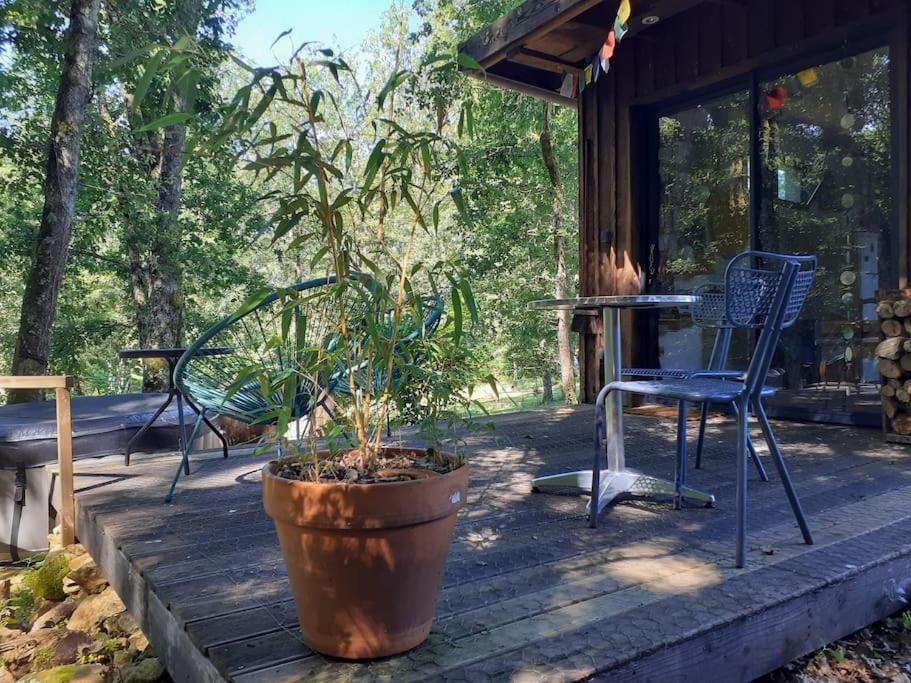 Le Gite De La Cabane De L'Oiseau Couze-et-Saint-Front Extérieur photo