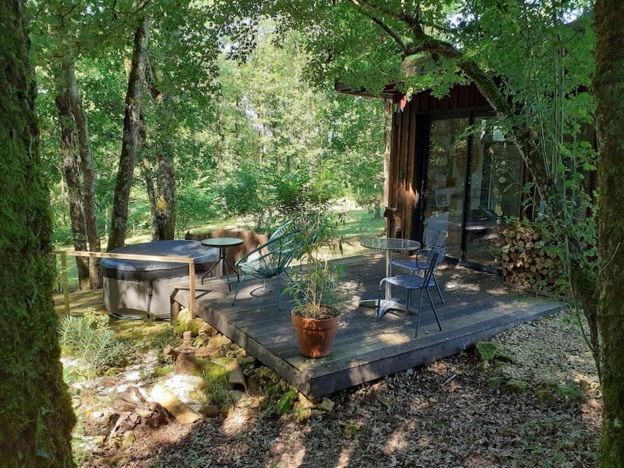 Le Gite De La Cabane De L'Oiseau Couze-et-Saint-Front Extérieur photo